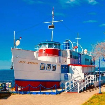 Welcome to the Boat! North Bay's Landmark Lakeside Bar and Grill. Enjoy amazing food and a great view overlooking the stunning Lake Nipissing.