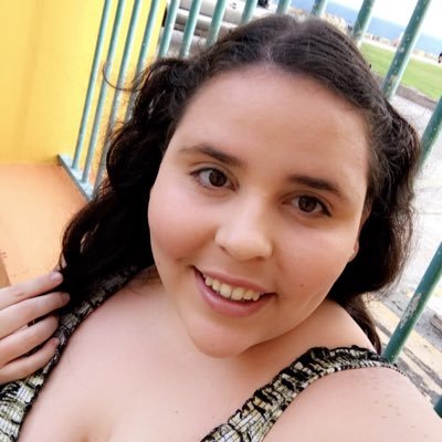 Me gusta escuchar a los demás, hablar, cantar, bailar, escribir y cocinar en especial hacer postres 😍💪🏻❤️