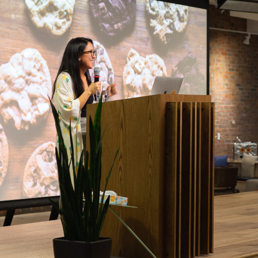 (Alison Post) Dreamer, (Over)Thinker, Writer, Artist, UX Researcher ex-@shopify, former @blogTO contributer.
