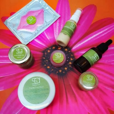 simplyamiuk's profile picture. Award Winning Hair & Beauty Brand. Made in the Royal Borough of Greenwich. Handcrafted natural hair & skincare products.