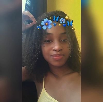 Lavnia80's profile picture. Instagram: laavnia
Facebook: Lavínia Caetano
NÃO TENHO PACIÊNCIA BJS ASS:eu