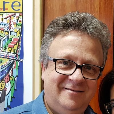Engenheiro Agrônomo.
Analista Agropecuário e Florestal da Secretaria da Agricultura do RS.
Ex-Prefeito de Sta Vitória do Palmar/RS.
Mora em São Leopoldo