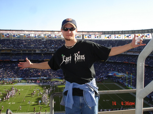 wrightstuff44's profile picture. Crazy guy that likes to make people laugh.