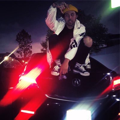 extrahotsauc3's profile picture. xo, (づ｡◕‿‿◕｡)づ