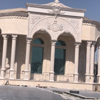 انا سوري أقيم بقطر وحملت الجنسيه التركيه وأملك شركه رخام وحجر اكره التدخل بالسياسه ابعد عن الفتن ان لم تقل خبرا فاصمت اتصفح واتابع اي شي بعيد عن الفتن والله خير