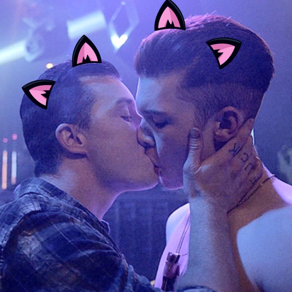 👨‍❤️‍💋‍👨😻