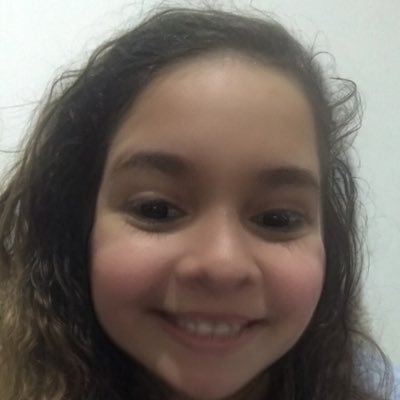 Porque ela adora encher o saco de alguém com seus 'titititis' =D