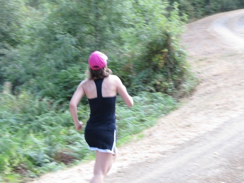 RunningTKH's profile picture. Rédactrice et runneuse. Maman d'une petite fille née en juin 2012. Ethnologue de formation.