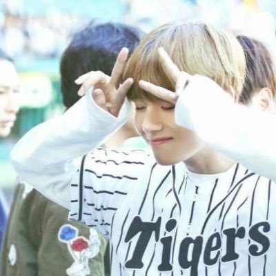 kmt_fuw_95's profile picture. 🇯🇵×¿(ﾊｰﾌ)03line"army☺︎︎/💣armyの皆さんと繋がりたいです!!DMお気軽に👌🏻フォローいいねなど！できる範囲返します！安定さんほしぃ( º﹃º｀ )試験シーズンな為存在ゼロです。