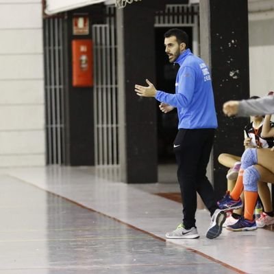 Especialista en Medicina Familiar y Comunitaria. Jugador/entrenador Balonmano. El humor es el motor del mundo