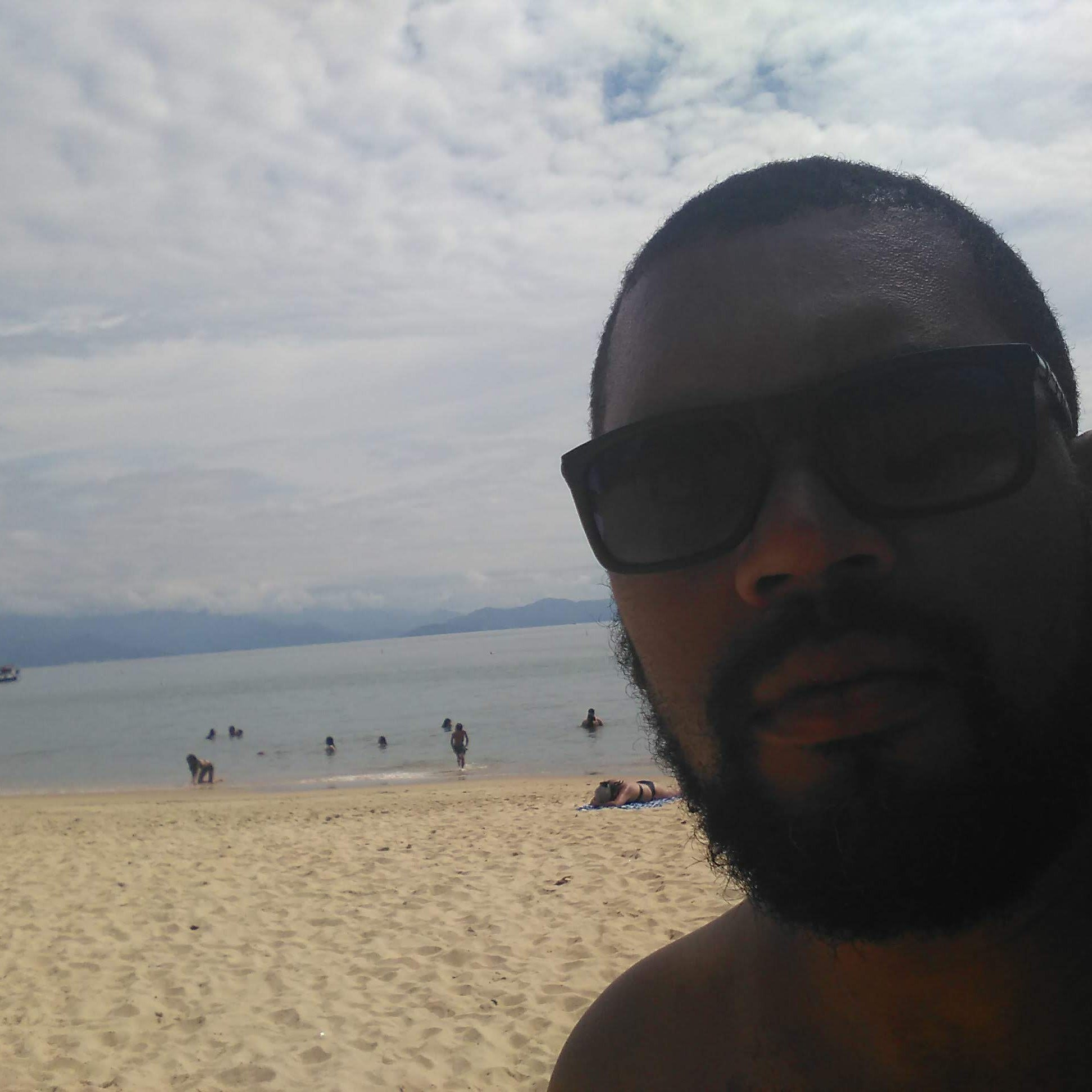 Sou uma pessoa feliz com tudo que recebo e agradeço a Deus sempre