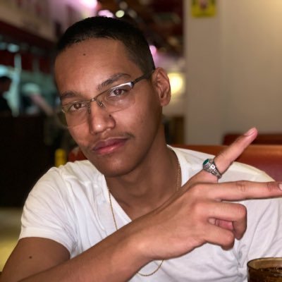 XavierVilanteG's profile picture. new wave 🌊