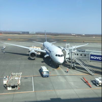 滋賀県 文系私大生23歳 パイロット志望 自社養成/航大/崇城大編入を考えてます。是非アドバイスやモチベーションアップに繋げさせて頂きたいと思います。無言フォロー失礼します。