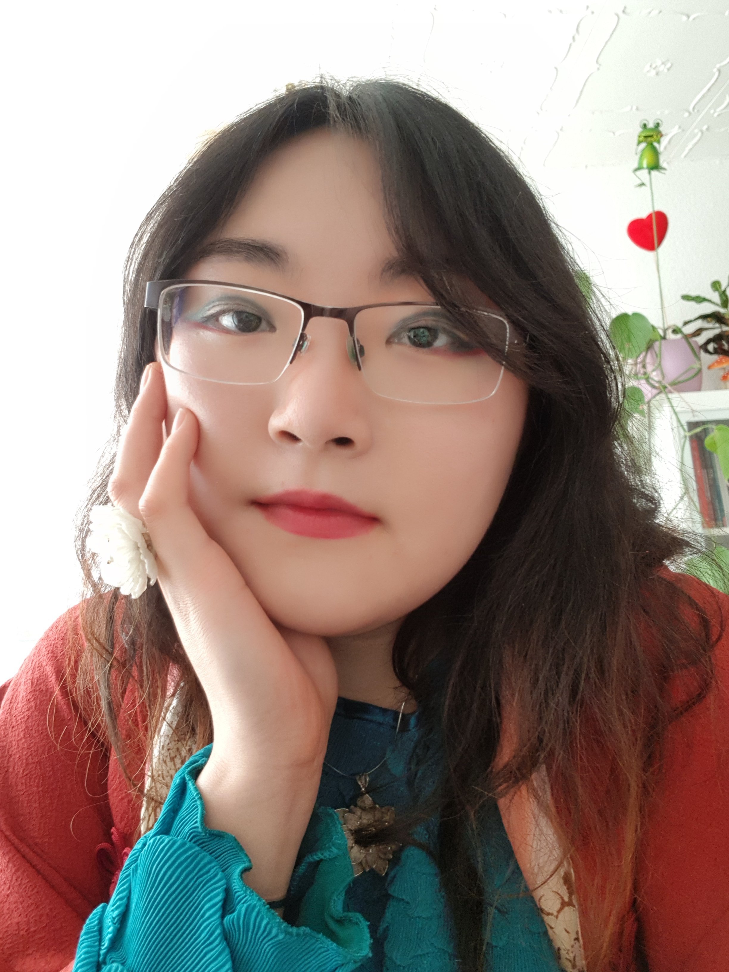 I am currently a game design/art student based in cologne, germany. Love to sing and cook! (Like a disney princess, hell yeah x)