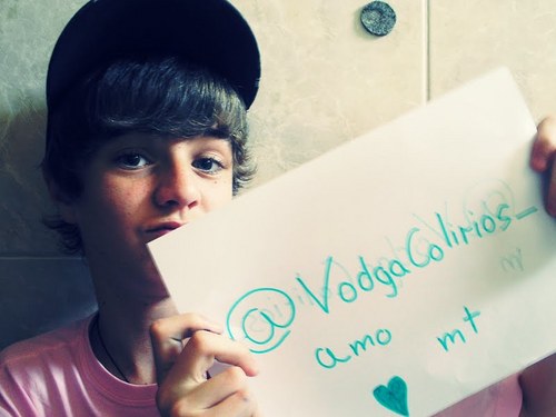 Sigo quem me segue *--*