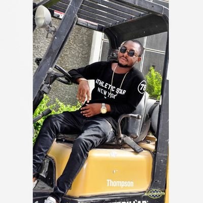 Sweet Music Empire.. Car freak || Proudly 🇳🇬 || Investor || Entrepreneur || Rep 5thDec || for Booking.. kkzeehayat100@gmail.com