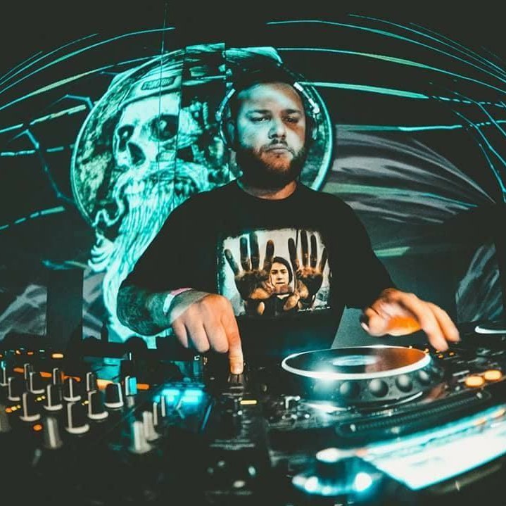 Saintonedj's profile picture. Dark & Neuro Drum and Bass producer and Dj. from HUNGARY, Budapest. 
MUSIC SINCE: 2002.
FB: djsaintone
SC: saintonedj
insta: saintonednb