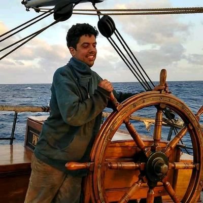 Coder, tall-ship sailor, wanderer. Interested in slow travel, sailing, languages (both human and computer ones), psychogeography, Chinese tea culture, & more.