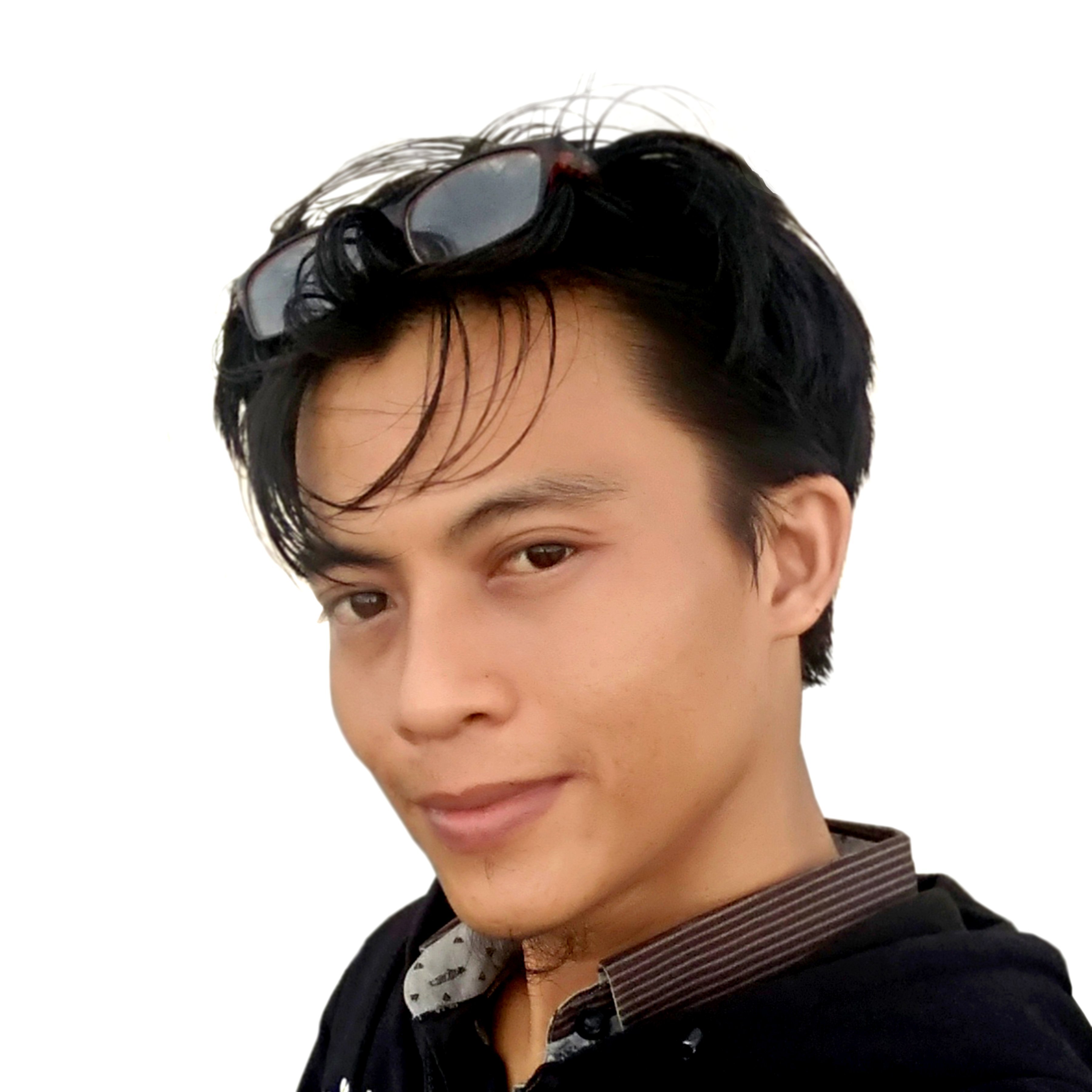 saya adalah seniman yang menekuni penciptaan seni visual yang meliputi seni dua dimensional, tiga dimensional, seni media baru, fotografi, dan desain