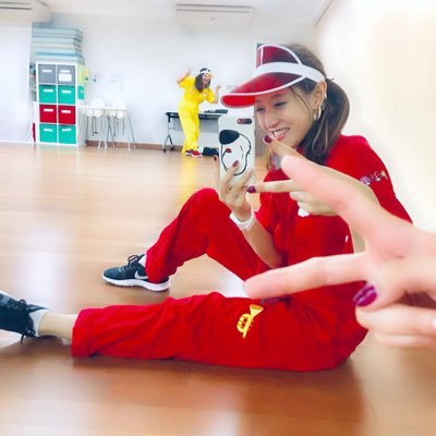 gumphu's profile picture. エレクトーン×エンタメ音楽ユニット"FUN FUN FACTORY"まいです。 英語リトミックインストラクター。歌ったり踊ったりの７年間に及ぶタイ・バンコク生活を終え、2019年7月より千葉県流山おおたかの森に居を構えております。４歳男児に翻弄されながらも、立てるステージを探しながら日々暮らしてます。