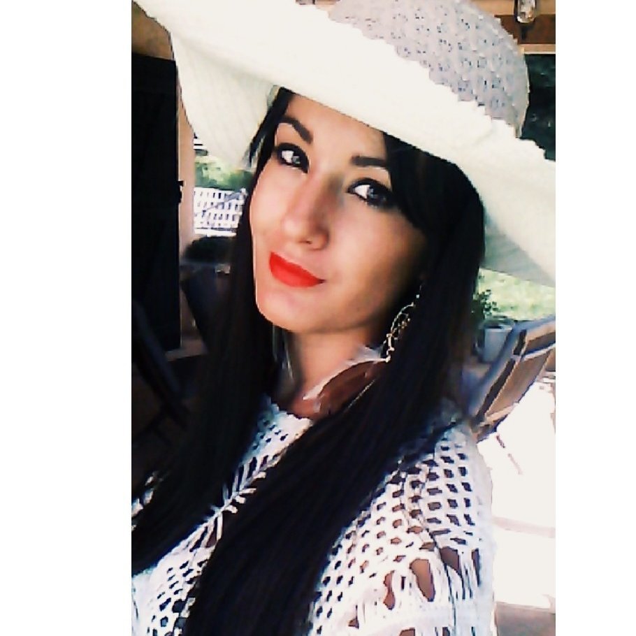 LilianeTilly's profile picture. Toujours de bonne humeur !