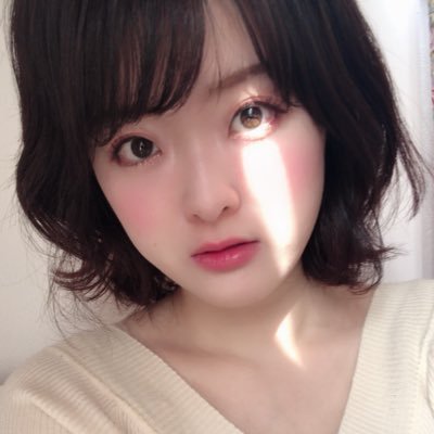 元引きこもりで役者。脚本家。文筆家。ナレーション。好きな事、文章を書く、映画(カルト、ヨーロッパ、B級、ゾンビ、コメディ等)、音楽特にロック、ドラム演奏、読書(モンゴメリ、いしいしんじ、レーモンクノー、サリンジャー)、言語、ウイスキー、空想。自作小説など投稿中↓