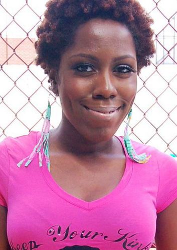 NaturalistaTees is born out of love. I want each Curly, Kinky, Naturalista to know her worth & beauty. Viva la Naturales!!
