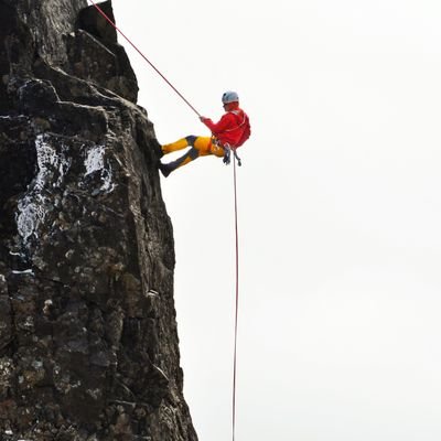 Bit of a loon, up for a laugh,Mountain guide, kicked  depressions arse and keen climber..
Mainly found in the hills of Scotland