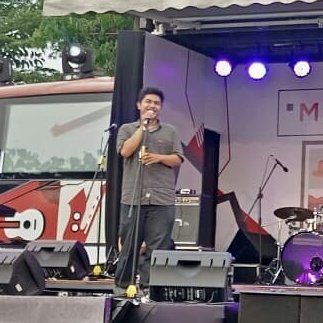 adhytyaFBS's profile picture. Pengennya jadi musisi, tapi karyawan boleh juga.