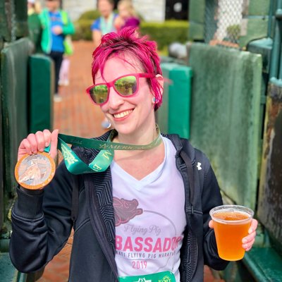 Grilled cheese, tiki cocktails & punk rock. @David_n_Arnold's petite counterpart. Strategy & PR. Runner and #donatelife advocate.