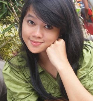 mellow yellow, cengeng, romantis..:p amat sangat sayang keluarga..:)