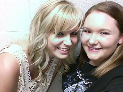I'm 23, from KY. I love country & Bluegrass music. Dani Flowers and Lee Ann Womack are my favorite. I met them both on 9-10-10.