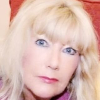 I train, coach & support people who want to run their own lucrative #homebasedbusiness.
Do you want to earn an #extraincome
email me - info@tinahurley.co.uk