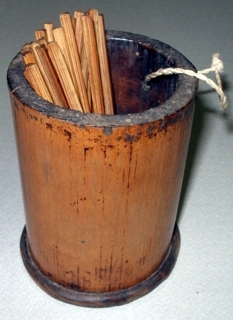 juyeuk's profile picture. [周易祕訣] 주역비결 
窮卽變,變卽通,通卽久궁즉변,변즉통,통즉구...