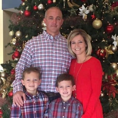 Father, husband, and follower of Christ. Assistant Football Coach at North Paulding High School