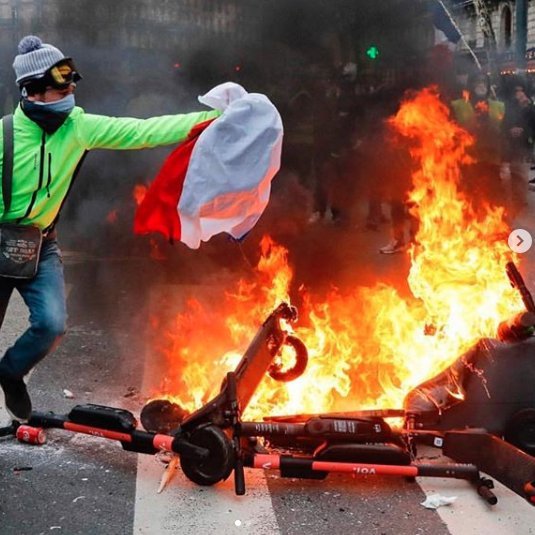 Compte officiel du Comité de Lutte contre les Fils de Putes en Trottinette (CLFDPT). 🛴💀