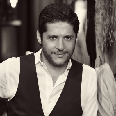 The Official Twitter Account of the Lebanese Singer Moeen Shreif