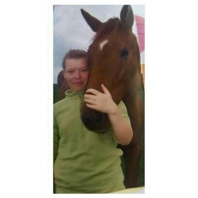 Laetitia 
21 ans 
l'équitation 🐴