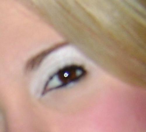 Sou uma garota de 19 anos que Gosto de pessoas Legais, inteligentes e sem preconceitos. Sou Apaixonada pela vida, e beijo Meninos e Meninas *-*