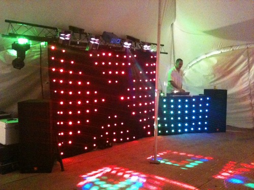 Wiltshire Based Bouncy Castle Hire and Party Solutions. Mobile Bars, Weddings, Inflatables and Discos.