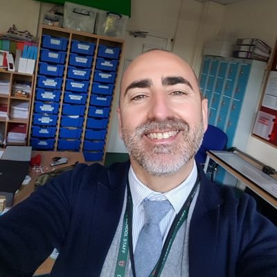 Andy Perryer @andyperryer describes me; Welcome Mr Torres, @Duncombeschool's Digital Learning and Spanish guru. Follow wisely, cut out the noise, and learn lots