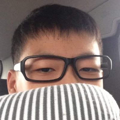 nLzPfPVVcEmp9Uh's profile picture. 