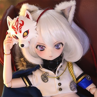 ドールのメイクカスタム&デザイン&ドレス製作をしております、ことりあそびの灰猫と申します。制作の励みになりますのでタグ使って下さると嬉しいです。#ことりっ娘 #ことり服 #ことりyam ⚠︎写真の無断転載はご遠慮下さい