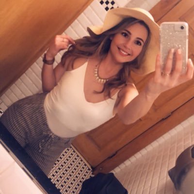 Melina_Cunha's profile picture. trust me, I am not that interesting.