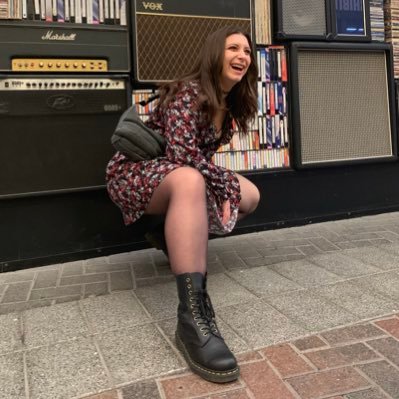 MariaApa96's profile picture. 22 primaveras. 

Graduada en Estudios Ingleses. Diplomada en el BI. 

Fangirling as a lifestyle.