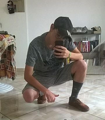 PassoniPossi's profile picture. Pequeno, fofo, chato, metido, lindo, maravilhoso e muita das vezes tímido, tamo aí é nós