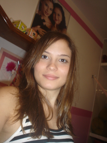 AlbanizaValente's profile picture. 