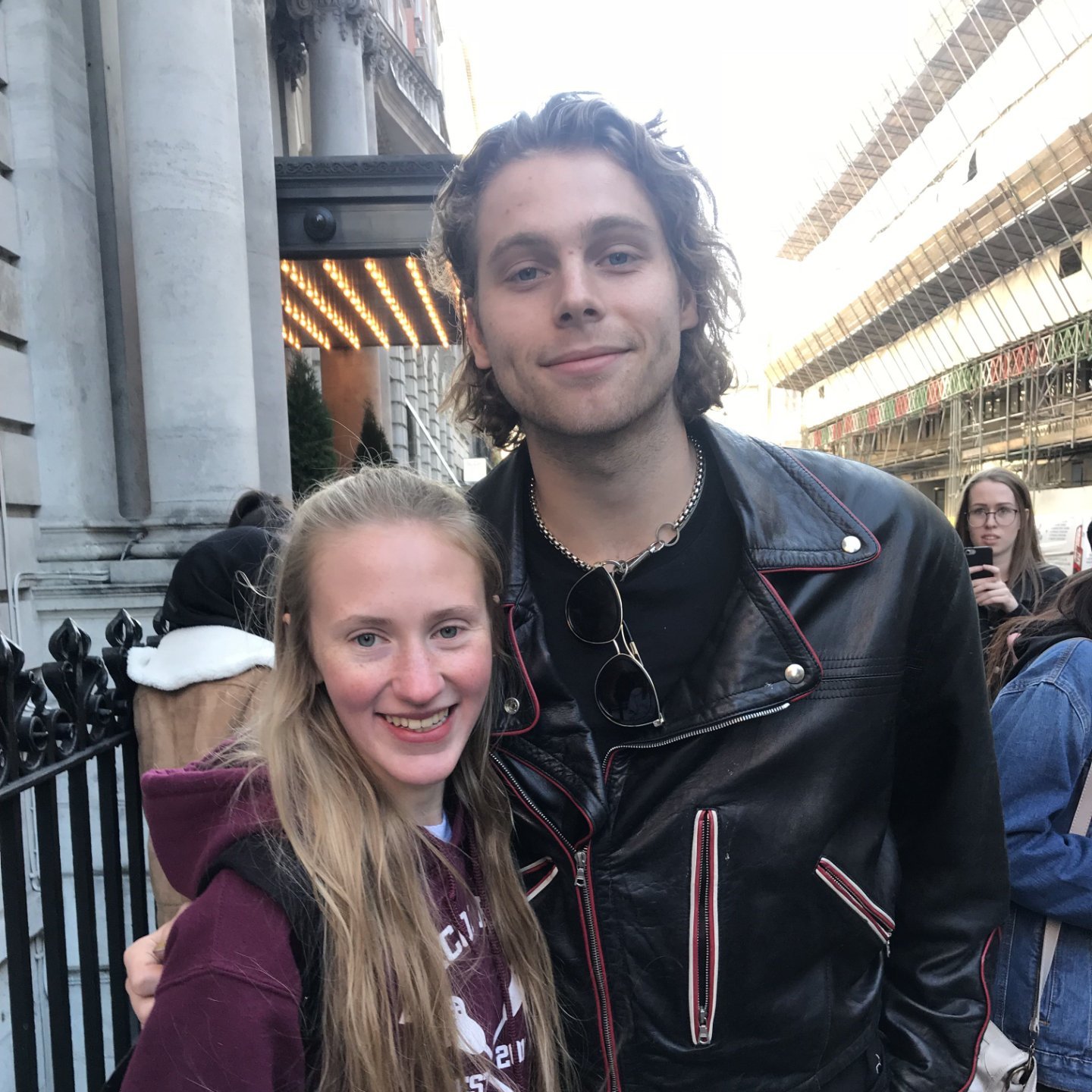 cheerleader 🎀
met luke,micheal,ashton&calum
Luke
hugged the boys of 5sos 🎀💖