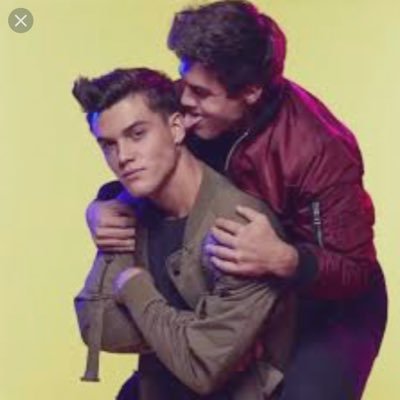 dolanxlovely2's profile picture. ~I’ll stop loving the twins when the grass is blue and the sky is green💜~