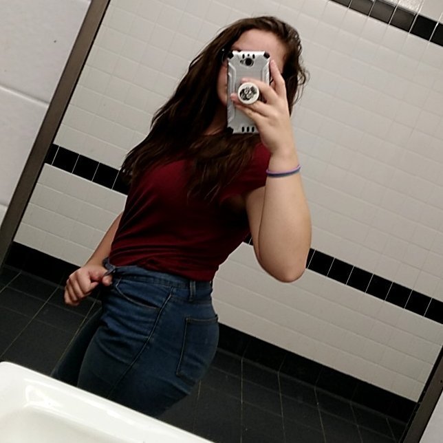 DustiHornsby's profile picture. CHS Sophomore 🖤💛